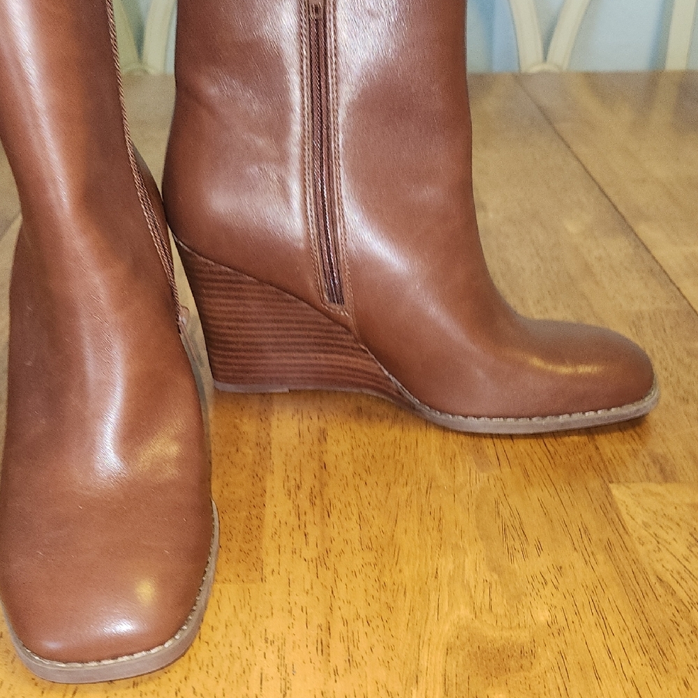Dolce Vita Tan Wedge Boots